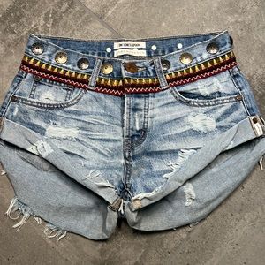 LIMITED EDITION ONE TEASPOON bandits shorts with belt design